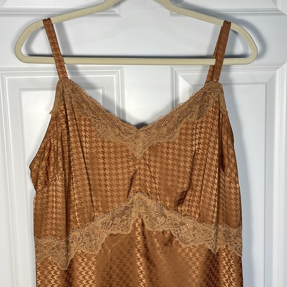 Torrid Tea Length Woven Jacquard Lace Trim Cami Dress Size 1X Sleeveless Slip - Picture 3 of 15